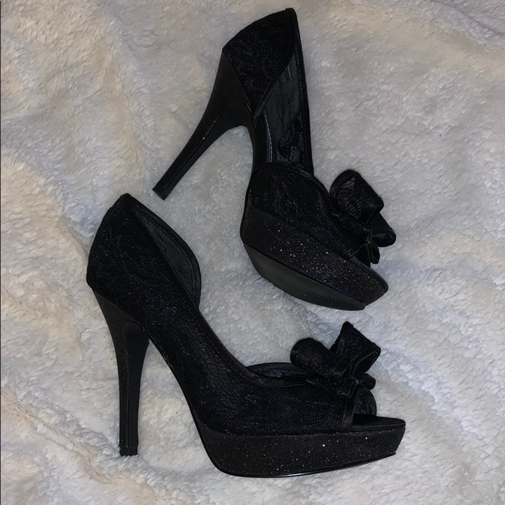 Black Lace Peep-toe Stilettos